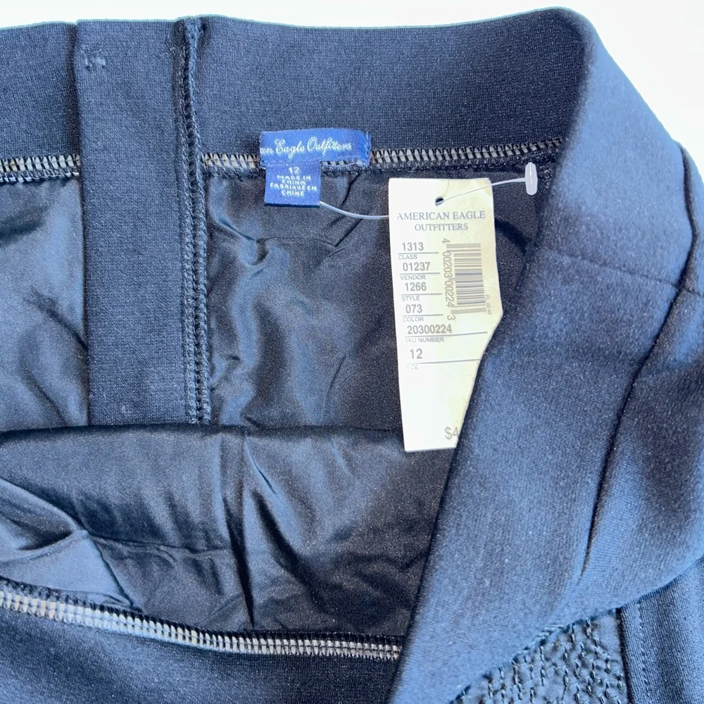 NWT American Eagle textured panel, ponte mini skirt, exposed‎ rear zipper- sz 12 - Picture 2 of 9